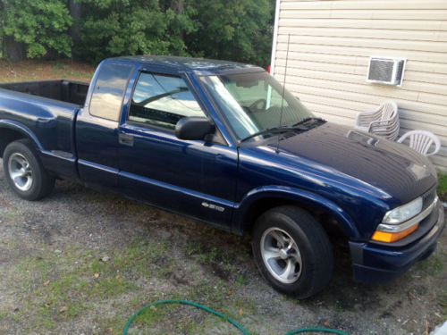 2001 chevy s-10 extended cab, blue, aftermarket air filter, runs great!