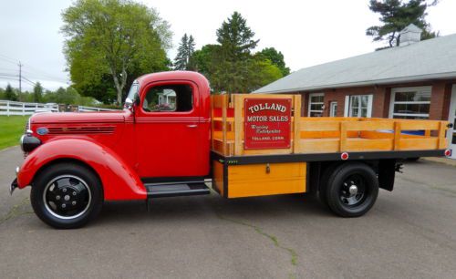 1939 ford truck , 17000 miles , low reserve