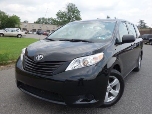 Toyota sienna 7 passanger cold a/c aux input 3rd row free autocheck no reserve