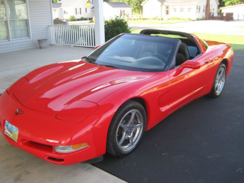1998 chevrolet corvette base hatchback 2-door 5.7l torch red black interior