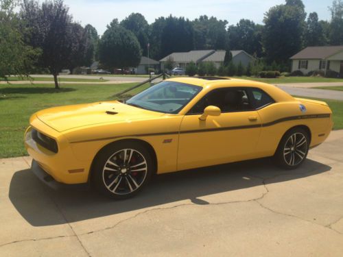 2012 dodge challenger srt8 yellow jacket