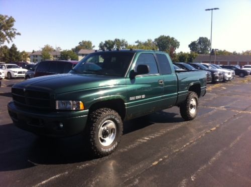 No reserve 4x4 extended cab work truck, runs great, like new tires