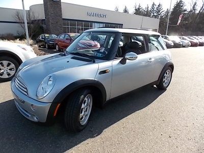 2005 mini cooper, no reserve, like new in and out, one owner, no accidents