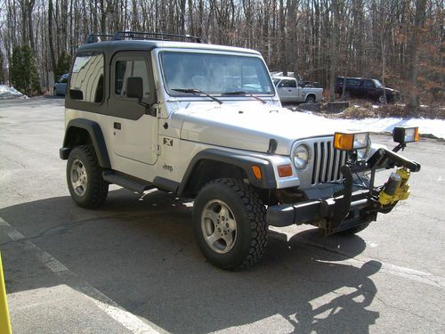 2002 jeep wrangler x sport utility 2-door 4.0l