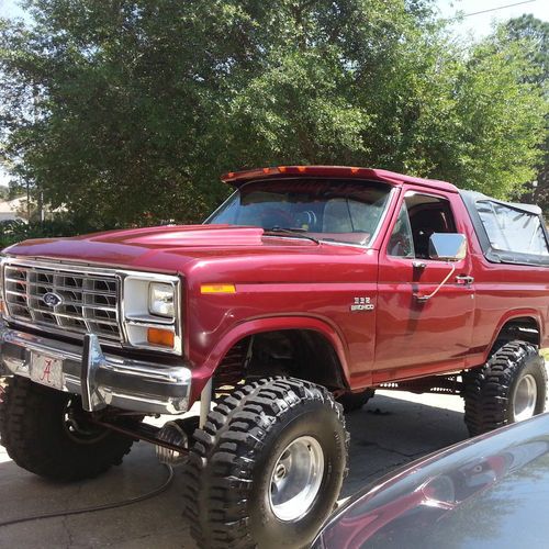 Fully restored 1984 ford bronco