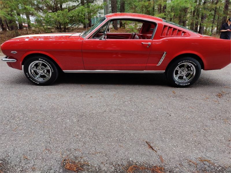 Ford mustang fastback 4-speed