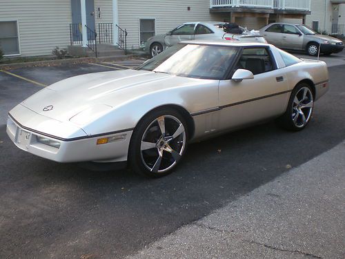 1985 chevy corvette  68k miles   4spd 4+3