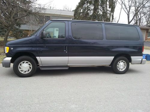 1999 ford e150 chateau clubwagon great shape all options  only 84,400 miles