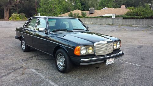 1985 mercedes benz 300d 300td turbo diesel w123 4-door sedan 136k miles ca car