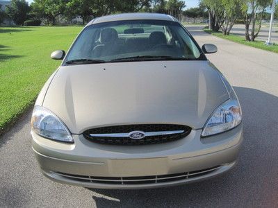 Spectacular, 1 owner ford taurus se with 8k low miles!