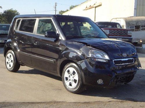 2011 kia soul + damaged salvage fixer only 33k miles economical export welcome!!
