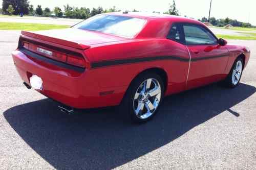 L@@k red 2009 dodge challenger r/t coupe 2-door 5.7l hemi  manual 6 speed nice