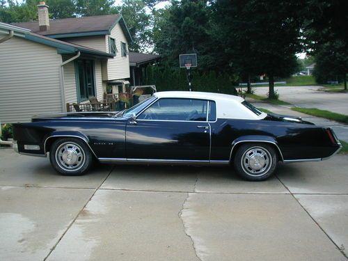 1967 cadillac eldorado/blackand white.