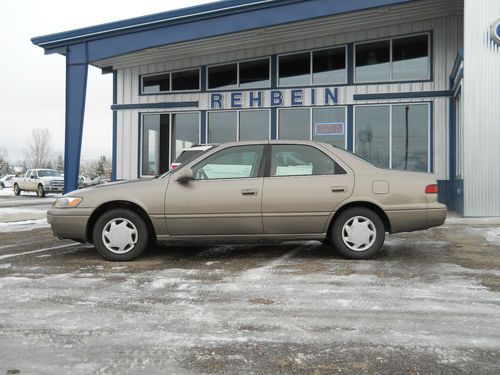 1999 toyota camry le sedan 4-door 2.2l