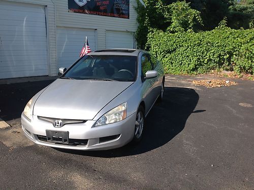 2003 honda accord 2 door coupe excellent condition must see !!!!!!