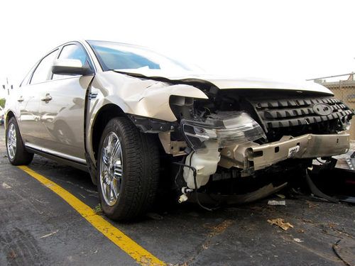 2008 ford taurus sel 1-owner, only 13k miles, wrecked and rebuildable!