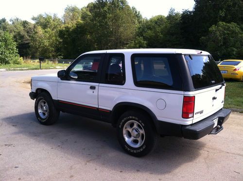 1993 ford explorer xl sport utility 2-door 4.0l 5-speed!!! low miles!!!
