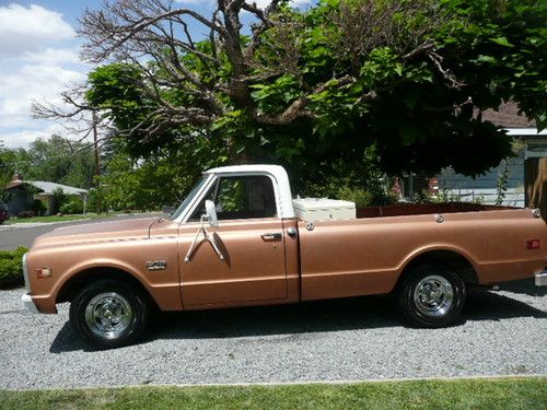 1970 chevy c-10 pickup truck one owner 174,000miles straight body long bed