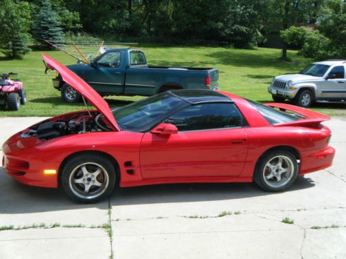 Fast,sporty,red,t-top,ls1 motor,6-sp,low miles