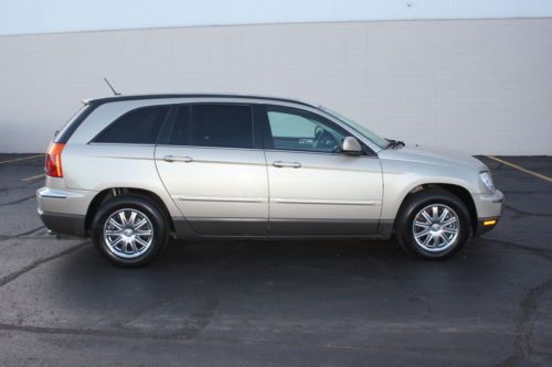 2007 chrysler pacifica awd and loaded!