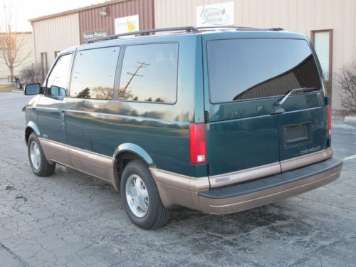 1997 chevrolet astro van ls 7 passenger mini van dutch doors 105,000 miles