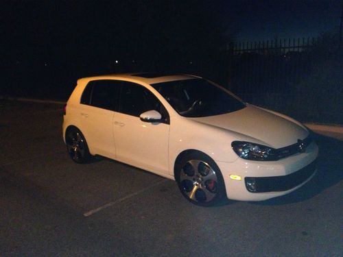 2011 volkswagen gti with leather interior