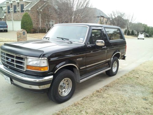1992 ford bronco 4x4, same owner for 20 years. black &amp; tan leather