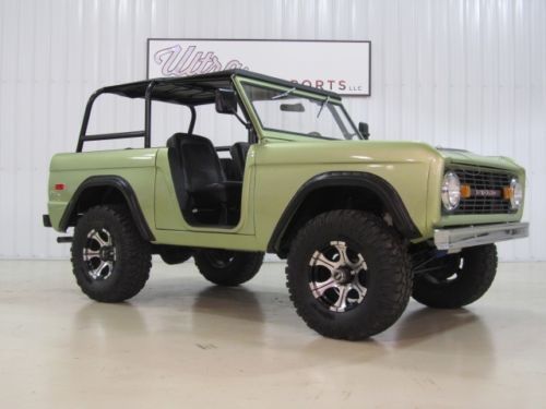 1974 ford bronco-302- 3 speed