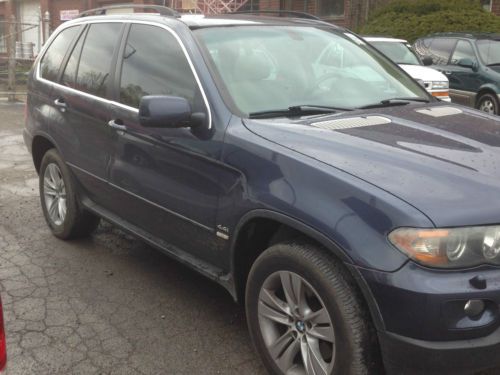 2006 bmw x5, panoramic roof, heated leather, v8, awd! ***no reserve***
