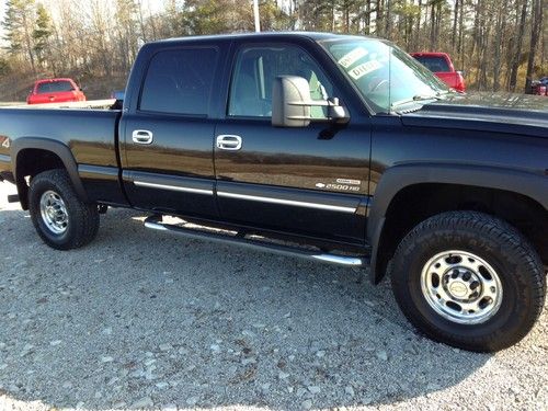 Rare truck! crew cab! one owner! six speed duramax! low miles!