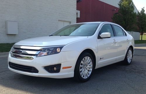 2010 fusion hybrid-2.5l-navigation-blis-sync-leather-sony sys-31500 only-rebuilt