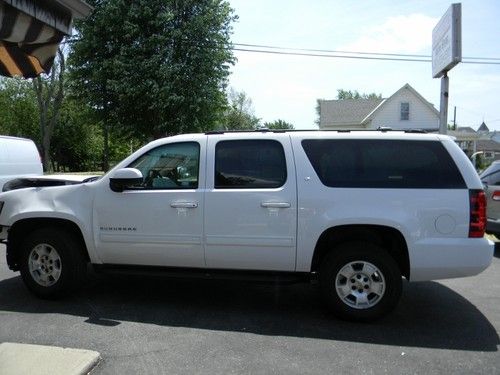 2013 chevy suburban lt only 1,470 miles leather 4wd full factory warranty