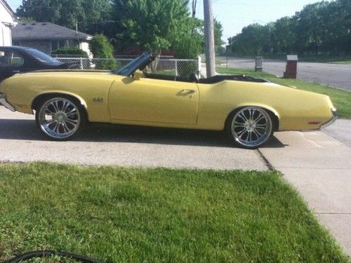 Selling my 1972 oldsmobile 442 convertible