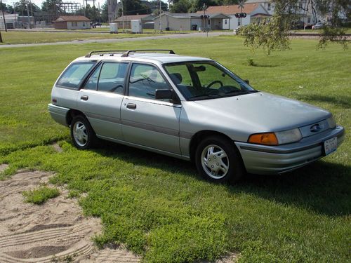 1993 ford escort lx wagon 4-door 1.9l