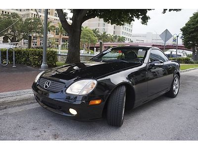 29692 miles,slk 320,1 owner,xenon headlights,heated seats,clean carfax,mint cond
