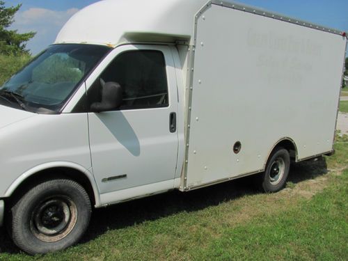 2002 chevy g3500 express 3500 12ft cutaway/box/cube van