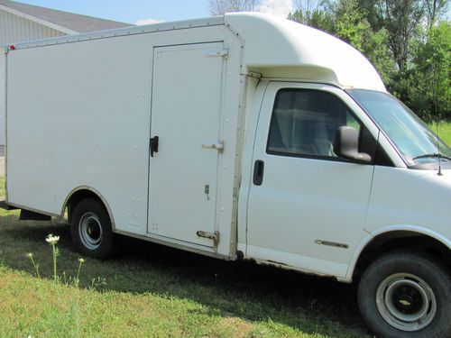 Buy used 2002 Chevy G3500 Express 3500 12ft Cutaway/Box ... Buy used 2002 Chevy G3500 Express 3500 12ft Cutaway/Box ...