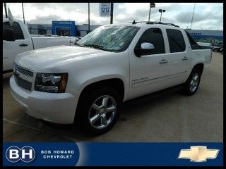 2011 chevy avalanche 4x4 crew cab ltz sunroof dvd rear camera heated/cooled seat