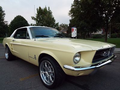 Beautiful 1967 ford mustang 2dr hardtop 289 working factory a/c, p/s, p/b nice !