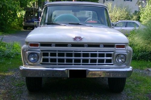 1965 ford f 250 pick-up truck