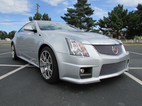 2012 cadillac cts v coupe 2-door 6.2l, one owner, only 1,900 miles