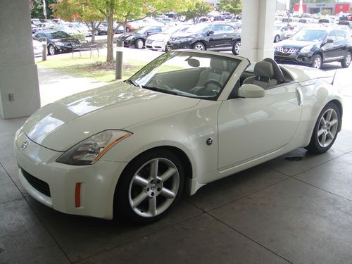 2004 nissan 350z touring convertible 2-door 3.5l w/ 40k miles extra clean!
