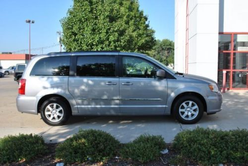 2013 chrysler town &amp; country touring