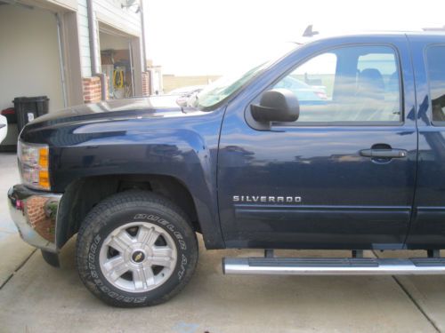 Blue z71 4x4 crew cab with all power and alloy wheels