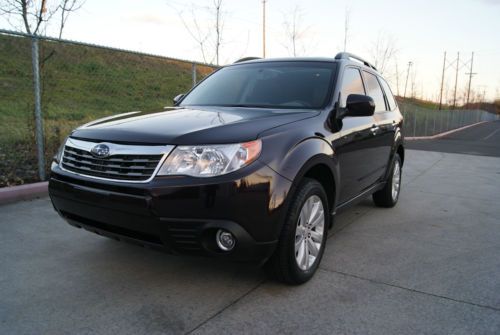 2013 subaru forester 2.5x premium with 21k miles. back up camera. sunroof. clean