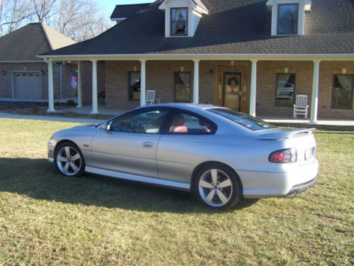 2006 pontiac gto 6 speed loaded 1 owner wow check this one out!!!!!!!!