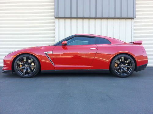 2011 nissan gtr, like new in and out, bose, navi, mats, tint, camera, xm, more!!