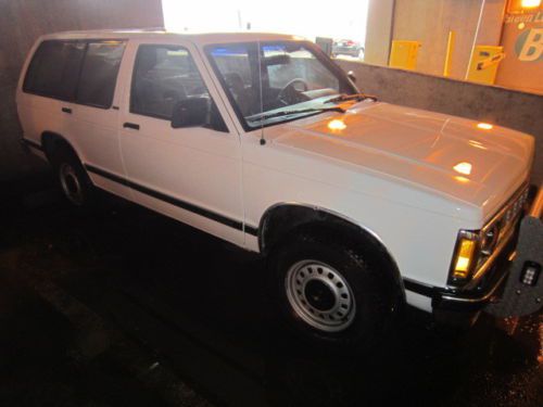 1992 white chevrolet s10 blazer 4x4 security vehicle/suv/car vortec 4.3l v6