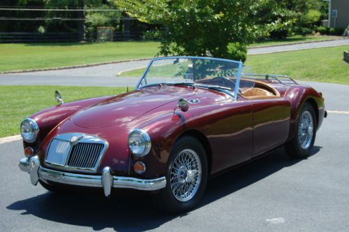 1961 mga 1600 roadster,  totally restored, perfect inside and out