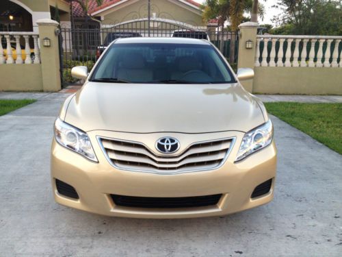 2011 toyota camry le sedan 4-door 2.5l must see!! great condition!!!
